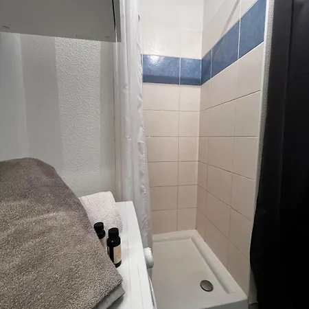 Grand Studio, Coin Nuit Séparé, Terrasse Et Garage Privatif Appartement Royan