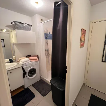 Grand Studio, Coin Nuit Séparé, Terrasse Et Garage Privatif Appartamento